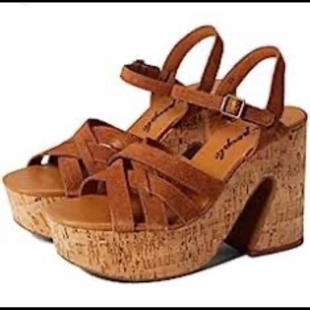 Lisbon Mary Jane Platform